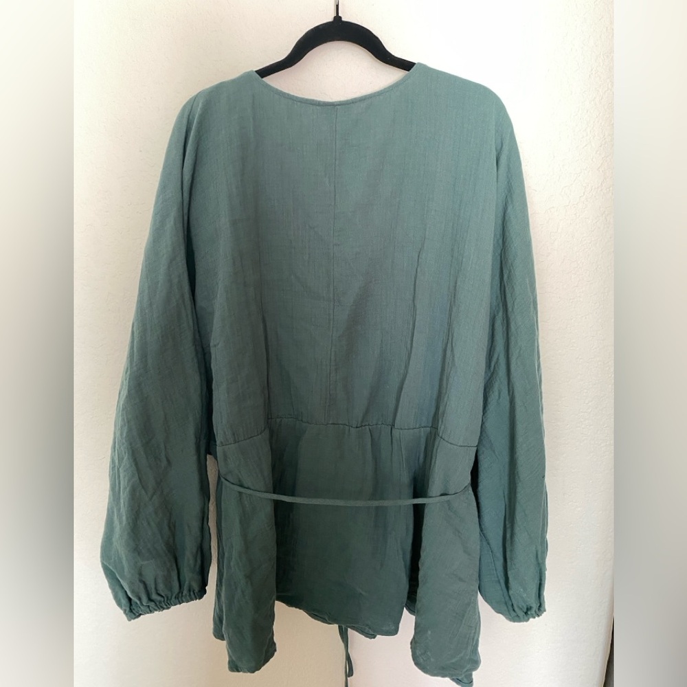 NWT AVA & VIV blouse - Picture 3 of 3